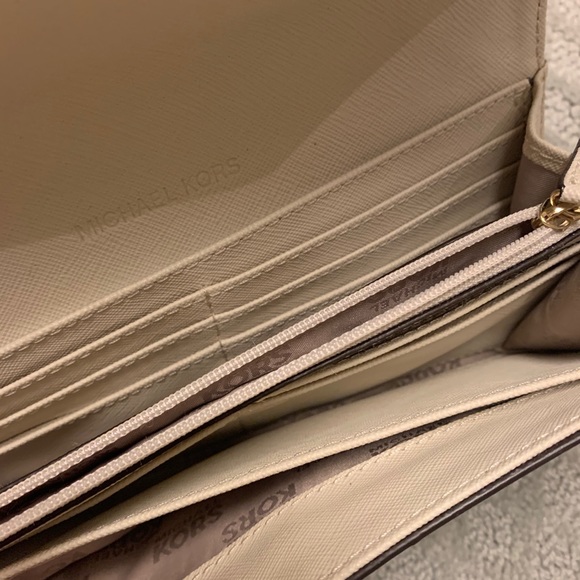 Michael kors wallet - Picture 3 of 5